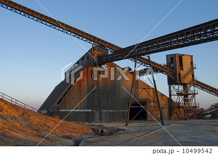 ore silo ore silo 10499542