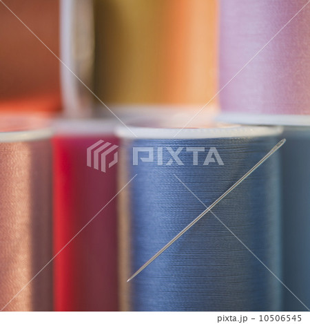 Spools with colorful threads Spools with colorful threads 10506545