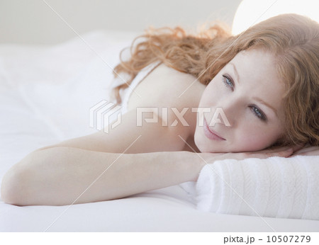 Woman in bed 10507279