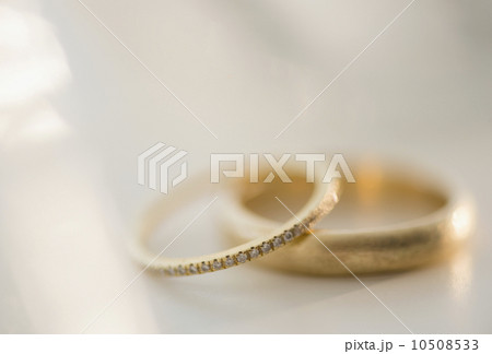 Studio shot of wedding rings Studio shot of wedding rings 10508533