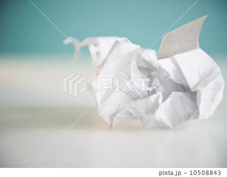 Studio shot of crumpled paper 10508843