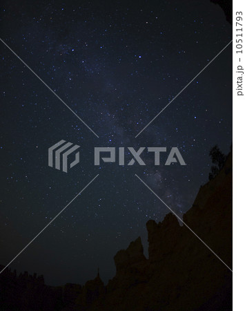 Night sky above rocks 10511793
