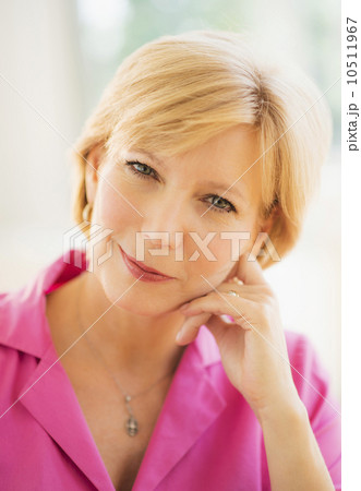 Portrait of woman smiling 10511967