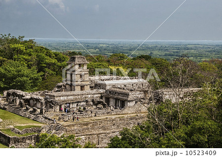 マヤ文明遺跡パレンケの宮殿 メキシコ マヤ文明遺跡パレンケの宮殿 メキシコ 10523409