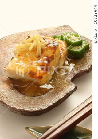 豆腐　餡かけ　和食　白背景 10523644