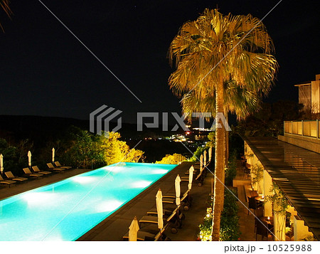 ジ・アッタテラス、夜のプール ジ・アッタテラス、夜のプール 10525988