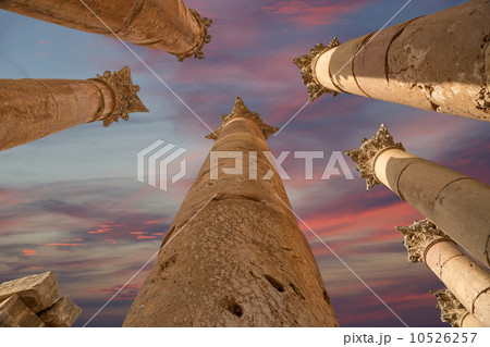 Roman ruins in the Jordanian city of Jerash (Gerasa of Antiquity), Jordan Roman ruins in the Jordanian city of Jerash (Gerasa of Antiquity), Jordan 10526257