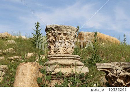 Roman ruins in the Jordanian city of Jerash (Gerasa of Antiquity), Jordan 10526261