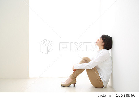 体育座り 横 体育座り 描き方 横 Simplejpgazo