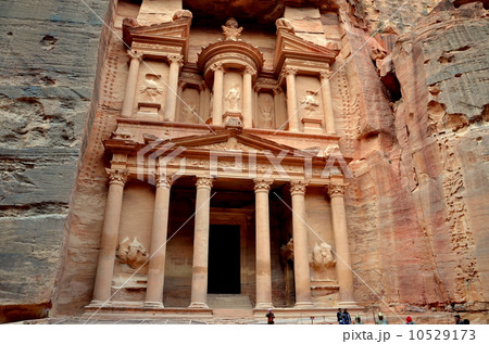ペトラ遺跡 エル・ハズネ ペトラ遺跡 エル・ハズネ 10529173