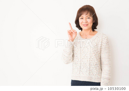 ポートレート　シニア女性 10530100