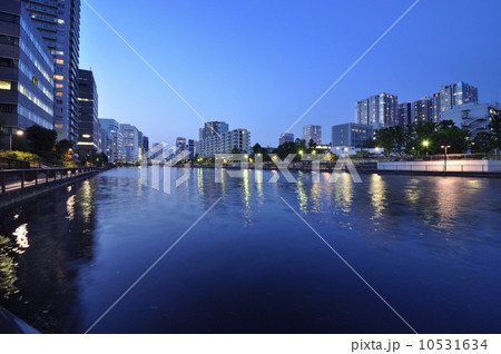 楽水橋から臨む港南の夜景 10531634