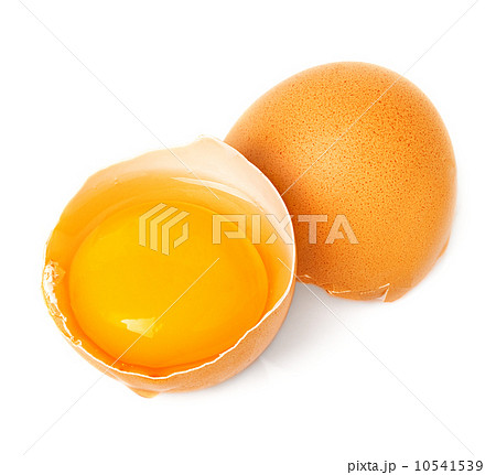 Broken egg isolated Broken egg isolated 10541539