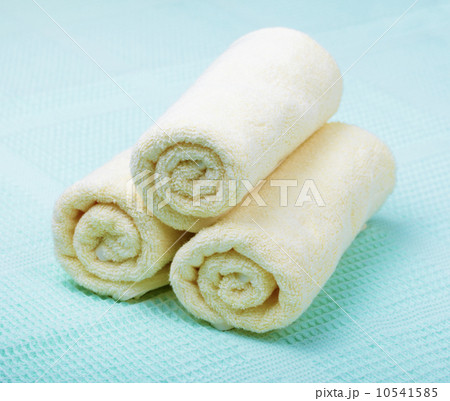 Three small towels 10541585