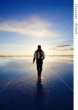 ウユニ塩湖 ウユニ塩湖 10544521