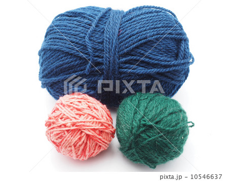 tangle with woolen threads on a white background 10546637