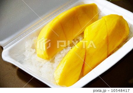 Mango with sticky rick, Native Thai style of dessert, 10548417