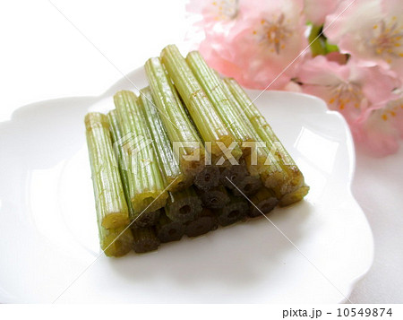 春の味覚　フキの煮物 10549874