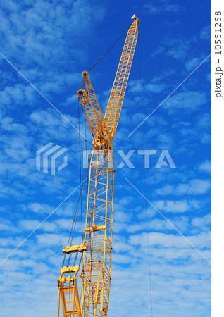 Construction crane 10551258