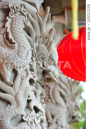 Dragon statue 10551328