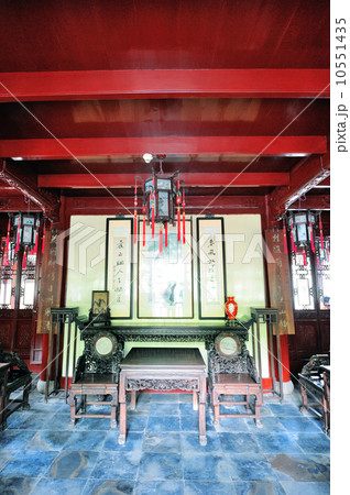 Shanghai old building 10551435