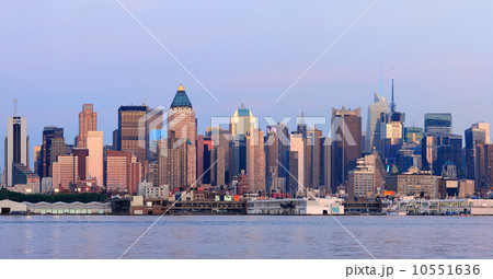 New York City Manhattan sunset panorama New York City Manhattan sunset panorama 10551636