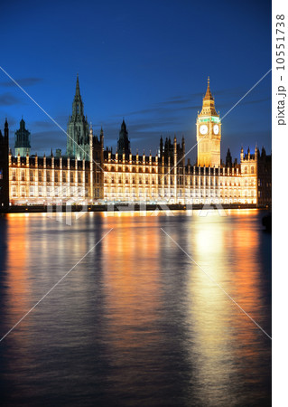 London at dusk London at dusk 10551738