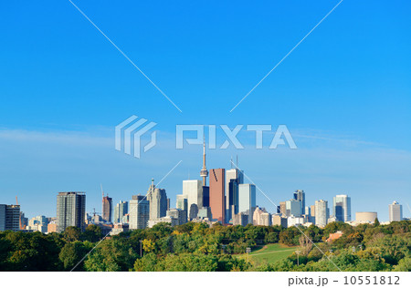 Toronto skyline Toronto skyline 10551812