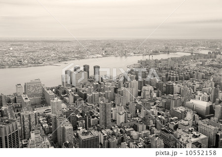 Brooklyn skyline Arial view from New York City Manhattan black a 10552158