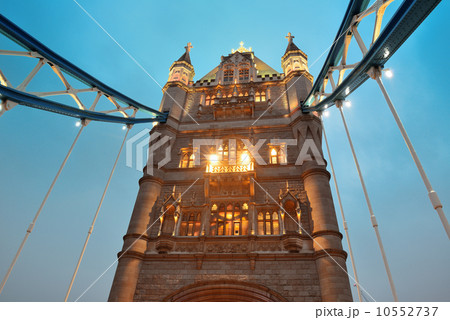 Tower Bridge 10552737