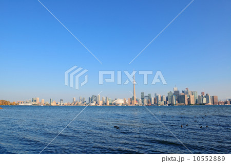 Toronto skyline in the day 10552889