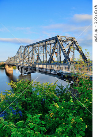 Alexandra Bridge 10553536