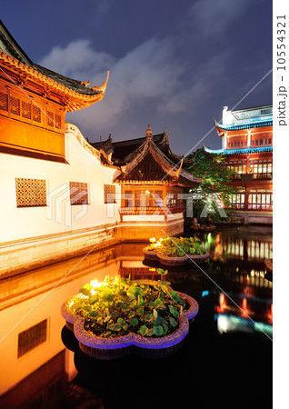 Shanghai pagoda building 10554321