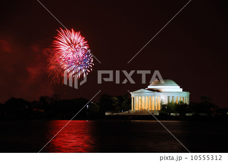 Fireworks by lake, Washington DC 10555312