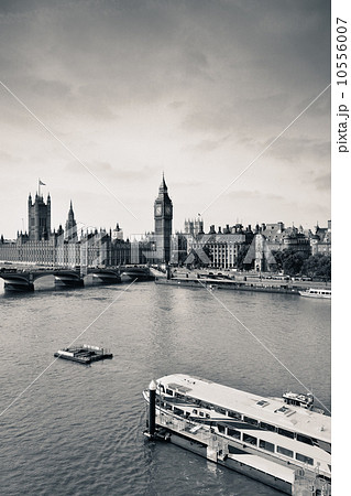 London Thames River London Thames River 10556007