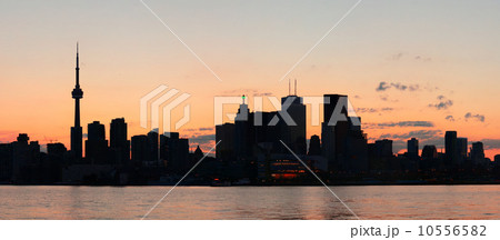 Toronto silhouette panorama Toronto silhouette panorama 10556582