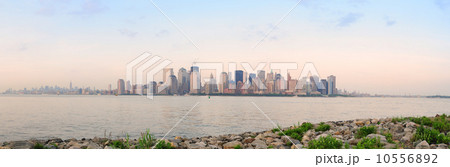 New York City river shore 10556892