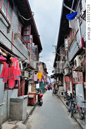 Old street in Shanghai 10557129