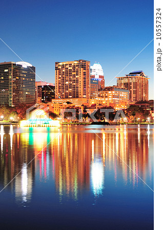 Orlando at night 10557324
