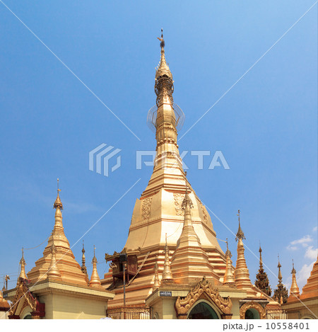 Sule pagoda in Yangon, Burma (Myanmar) Sule pagoda in Yangon, Burma (Myanmar) 10558401