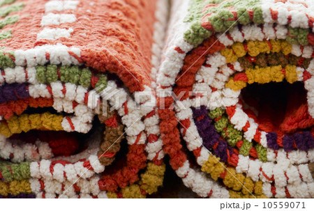 Stocked rolled carpets 10559071