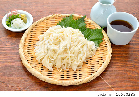 稲庭うどん、ざるうどん のイメージ。 稲庭うどん、ざるうどん のイメージ。 10560235