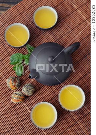 Green tea Green tea 10562635