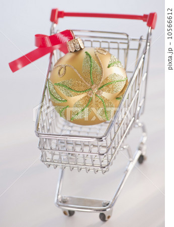 Shopping cart with christmas decorations 10566612