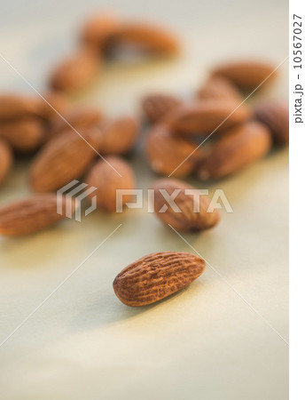 Studio Shot of almonds 10567027