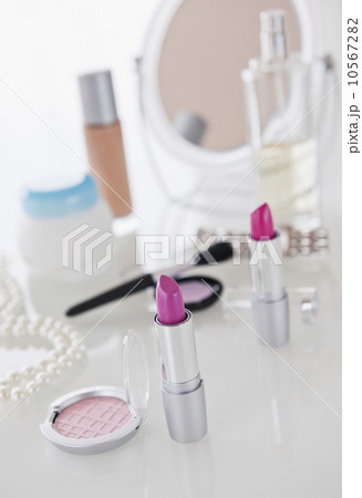 Studio shot of beauty products Studio shot of beauty products 10567282