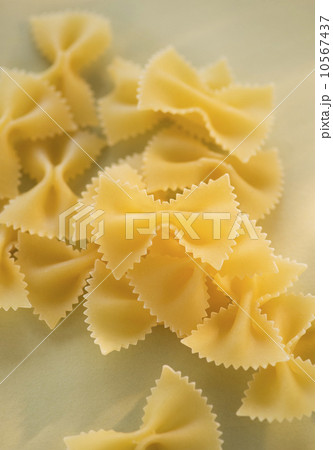 Studio Shot of bow tie pasta Studio Shot of bow tie pasta 10567437