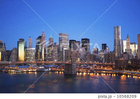USA, New York State, New York City, Brooklyn Bridge and Manhattan skyline at dusk USA, New York State, New York City, Brooklyn Bridge and Manhattan skyline at dusk 10568209