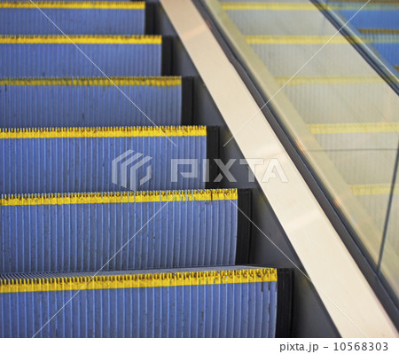 Close up of escalator, New York City, New York, United States 10568303