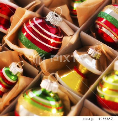 Christmas baubles in box 10568571